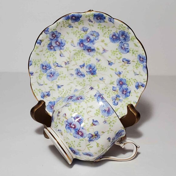 Royal Albert Teacup and Saucer Blue Pansy Vintage - Picture 4 of 9